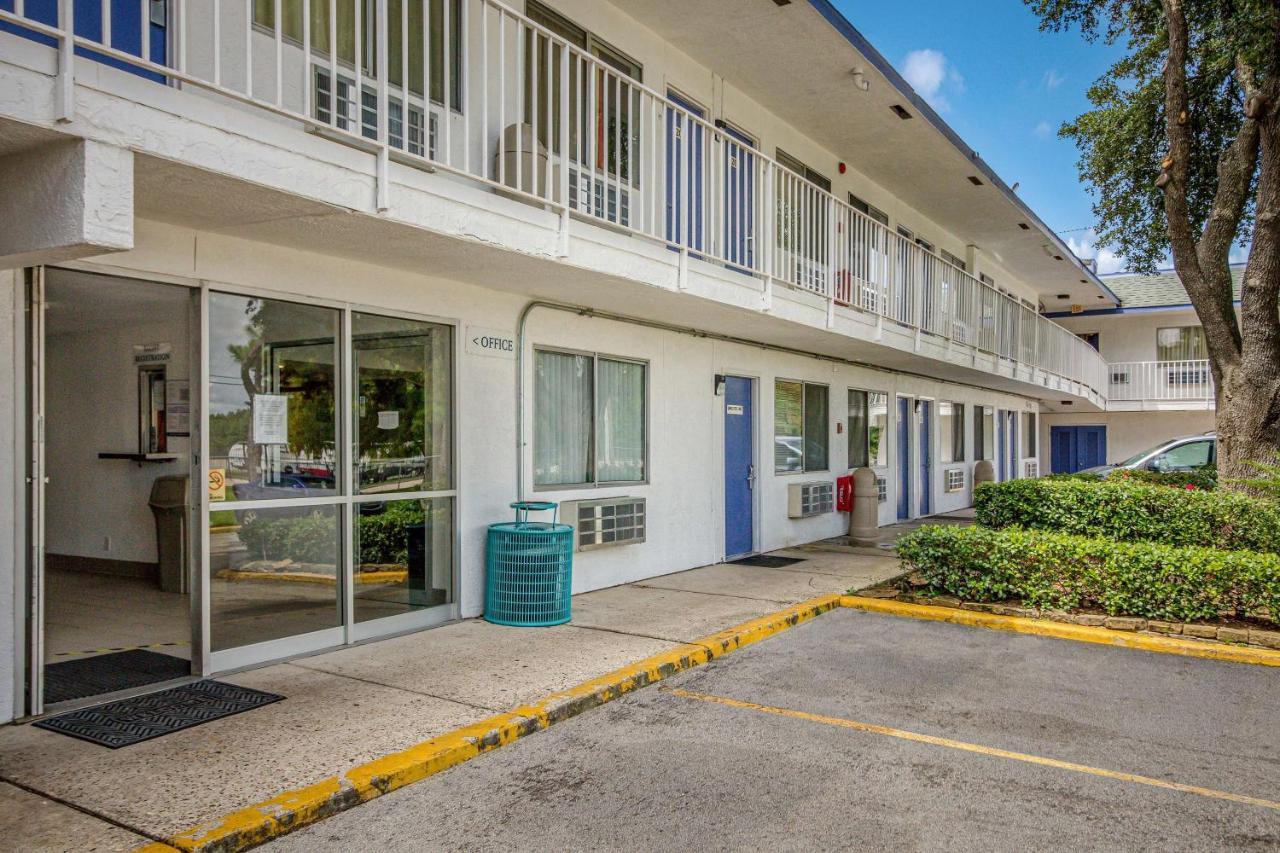 Motel 6-Conroe, Tx מראה חיצוני תמונה
