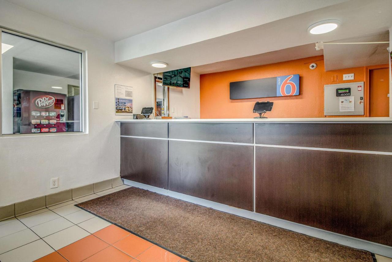 Motel 6-Conroe, Tx מראה חיצוני תמונה
