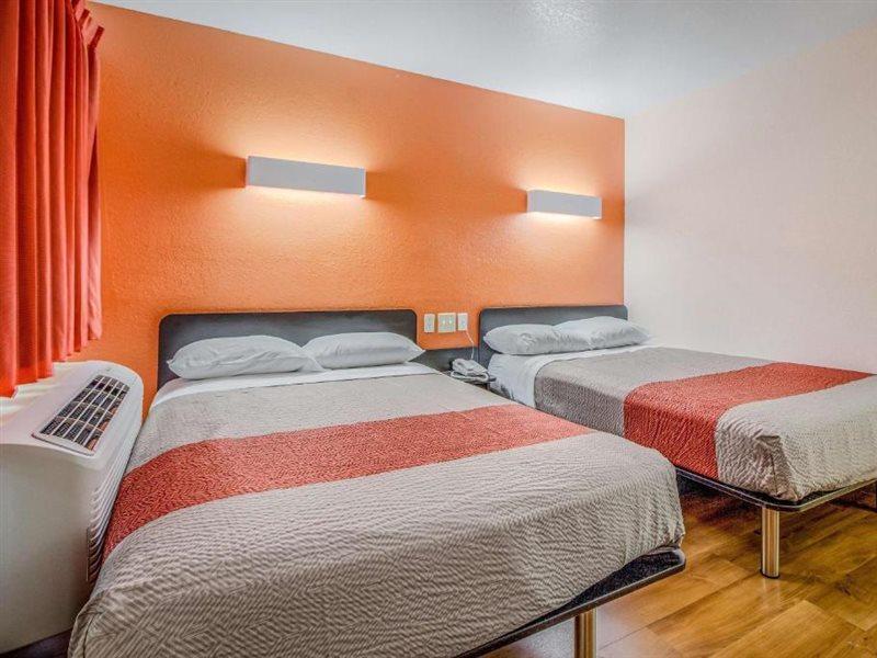 Motel 6-Conroe, Tx מראה חיצוני תמונה