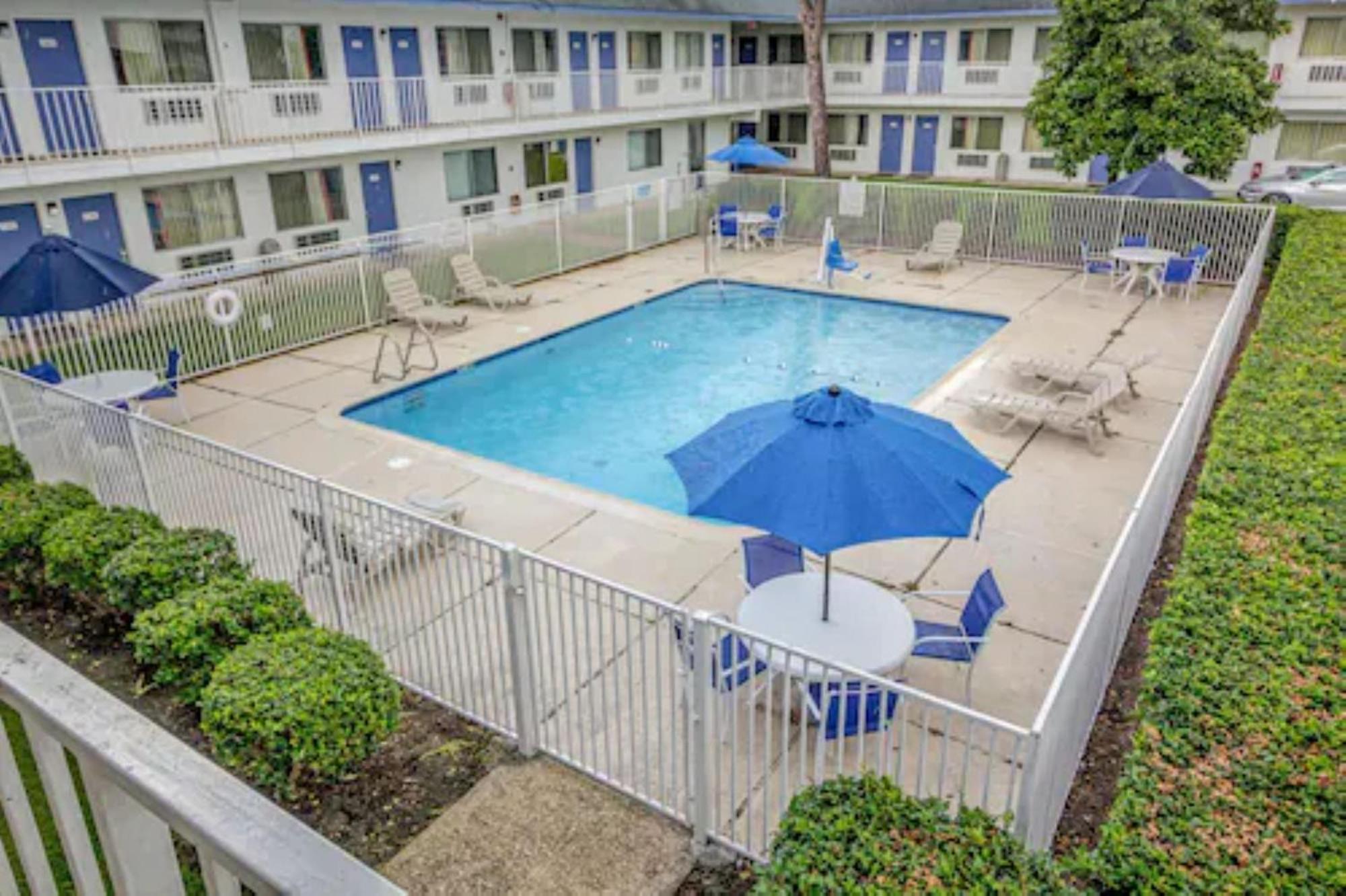 Motel 6-Conroe, Tx מראה חיצוני תמונה