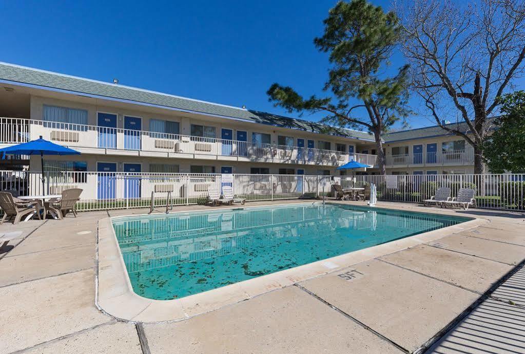 Motel 6-Conroe, Tx מראה חיצוני תמונה